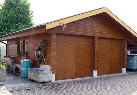 Garage mit Fassadenpaneelen eindecken