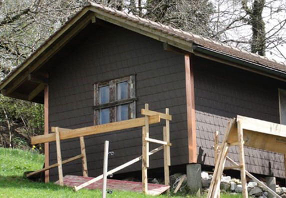 Gartenhausverkleidung mit der Fassadenverkleidung Zierer SS3 Bogenschnitt