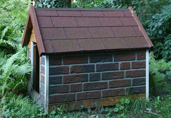 Hundehütte mit VinyyBrick Klinkerfassade